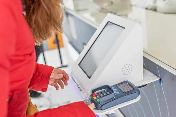 Comment négocier un terminal de paiement sans commission optimale ?